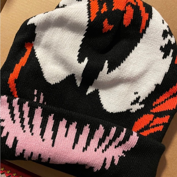 Marvel Invincible Loot Crate Box - Picture 4 of 6